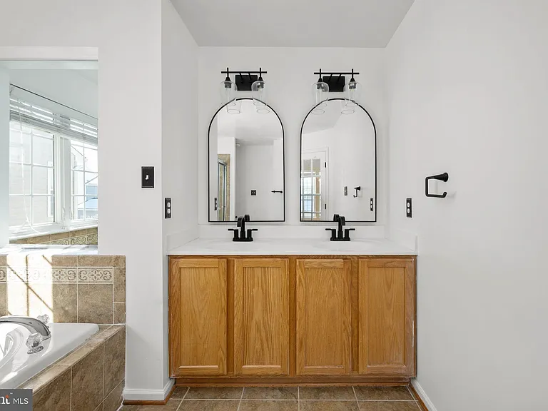 9320 Birch Cliff Dr — Photo 44