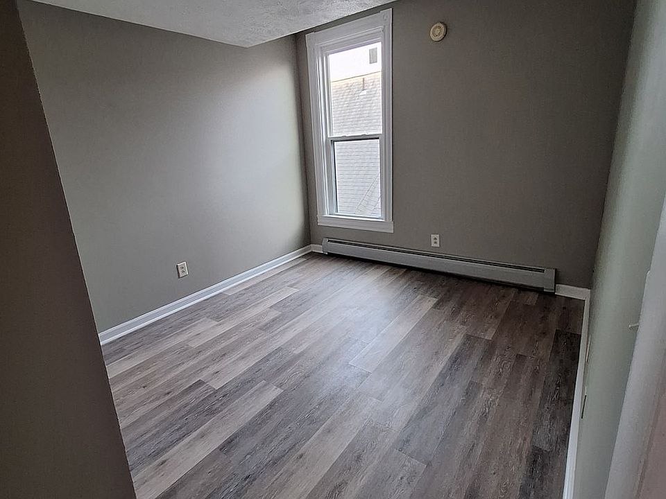 1st image of 204 Main St #304