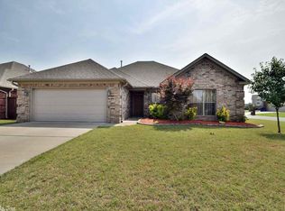 12 Dauphine Pl, Maumelle, AR 72113