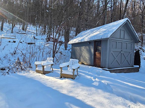 4th image of 284 Dry Brook Rd