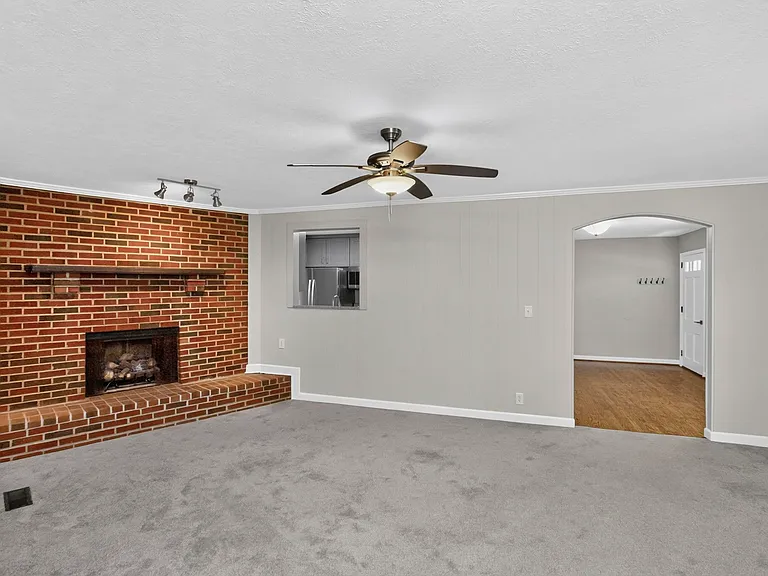409 Woodberry Dr — Photo 24