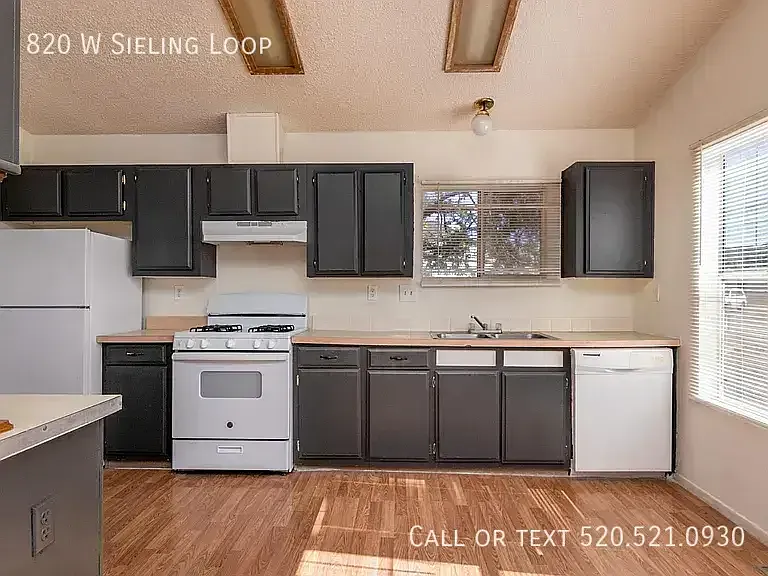 820 W Sieling Loop — Photo 10