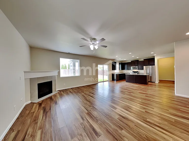 2655 Moore Ave — Photo 4