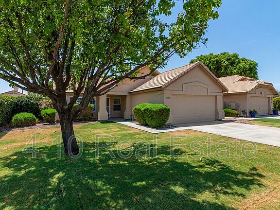 3rd image of 2085 W Harbour Dr