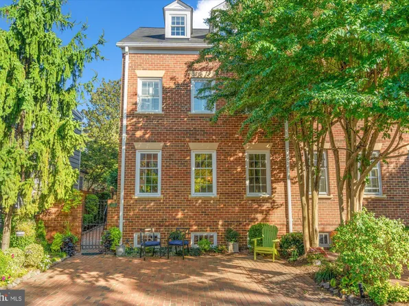 418 Royal St, Alexandria, VA 22314