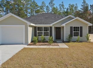 17 Pine Ridge Rd, Jesup, GA 31545