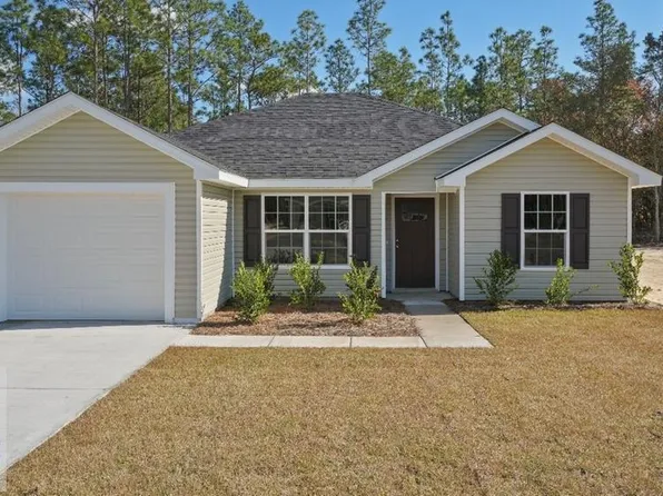 17 Pine Ridge Rd, Jesup, GA 31545