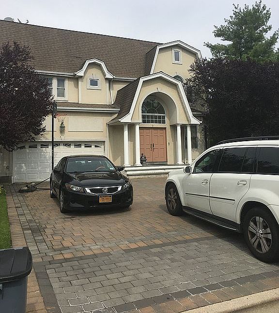 1st image of 9 Laurel Ln