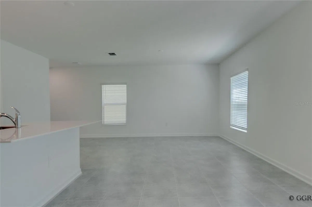 4 bed, 3.0 bath, 1907 sqft, $2,350 — Photo 3