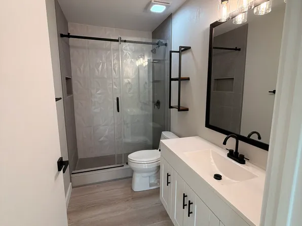 4002 Crockers Lake Blvd APT 111, Sarasota, FL 34238
