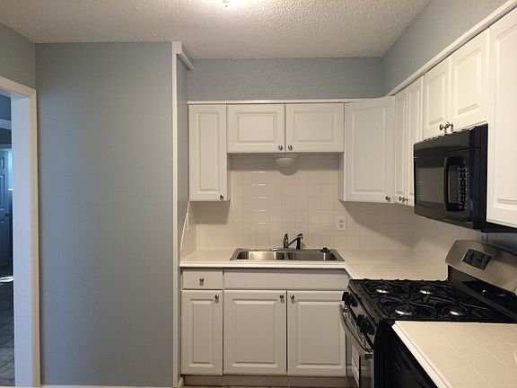 4th image of 1628 E West Dr