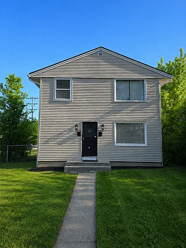6401 W Carmen Ave #LOWER Photo 1