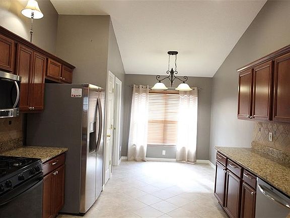 4th image of 6803 Waterton Dr