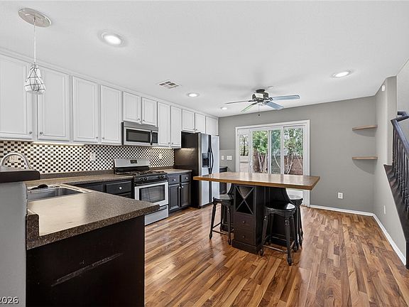 3rd image of 1176 Paradise Desert Ave