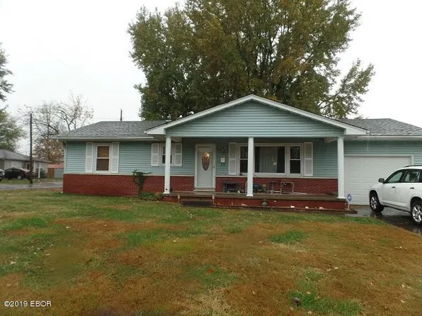 200 N Russell St, Marion, IL 62959