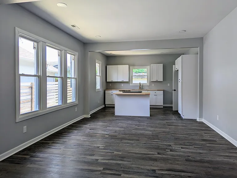 1004 S Beech St — Photo 5