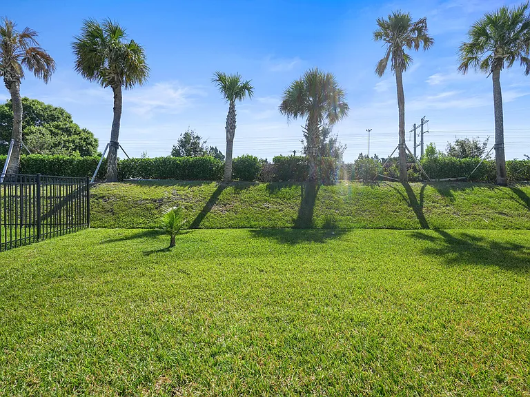 8588 Dahlia Cir — Photo 38