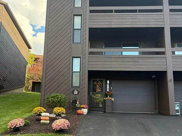 18 Sherman Oaks Dr, New Hartford, NY 13413