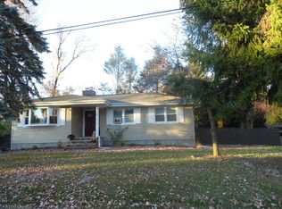 5 Pontiac Ct, West Milford, NJ 07480