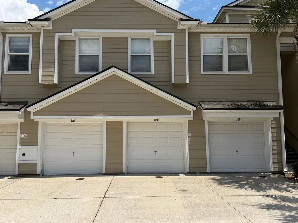 7071 Deer Lodge Cir #103