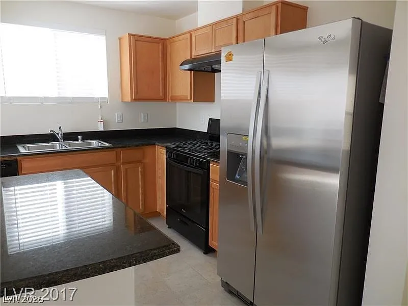 4 bed, 2.5 bath, 2072 sqft, $2,095 — Photo 4