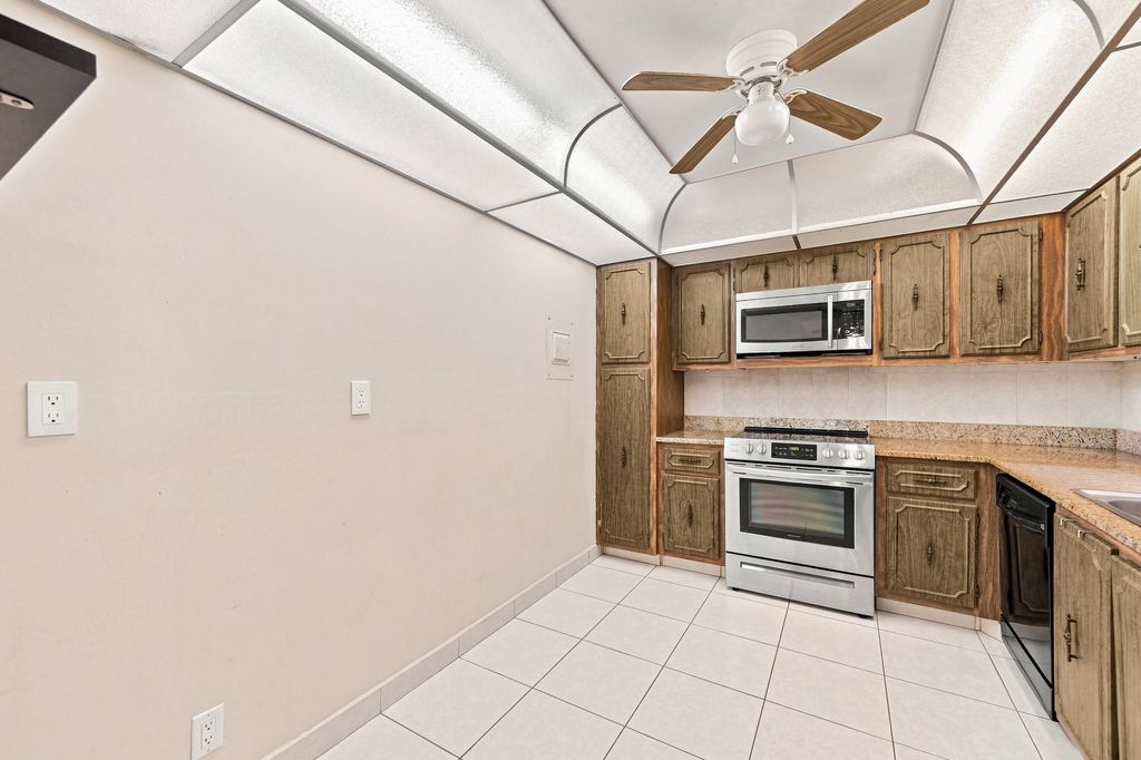 531 N OCEAN Boulevard #505, photo 9