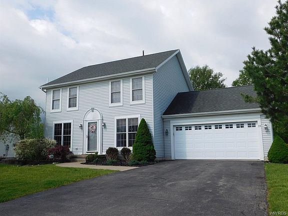 2nd image of 19 Trentwood Trl