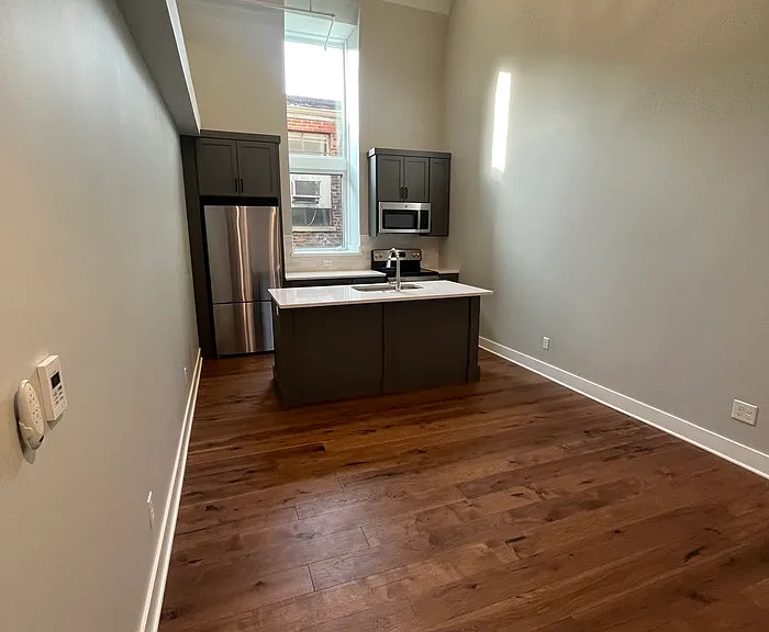 810 Plum St #2 — Photo 3