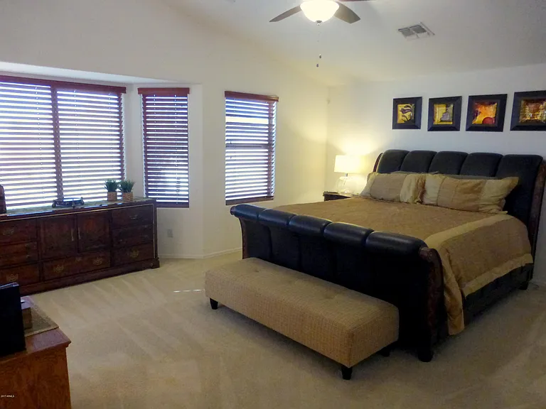 1042 N Moccasin Trl — Photo 11