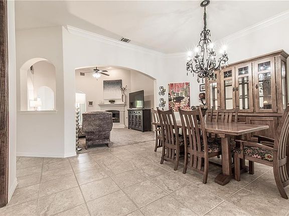 5th image of 1504 Eastbrook Dr