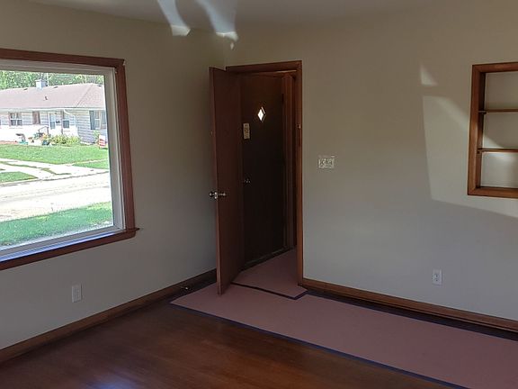 2nd image of 3219 Darwood Dr #1/2