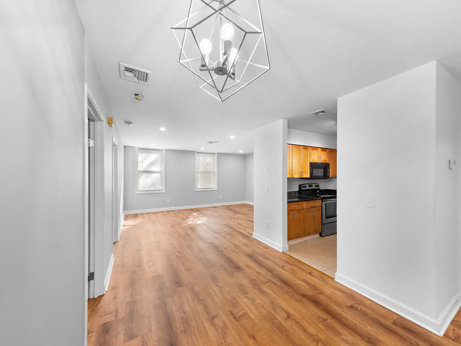497 Broadway Street — Photo 4