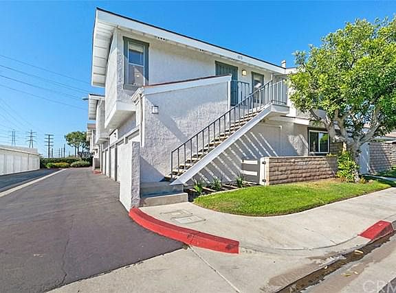 3rd image of 8076 Woodland Dr #32
