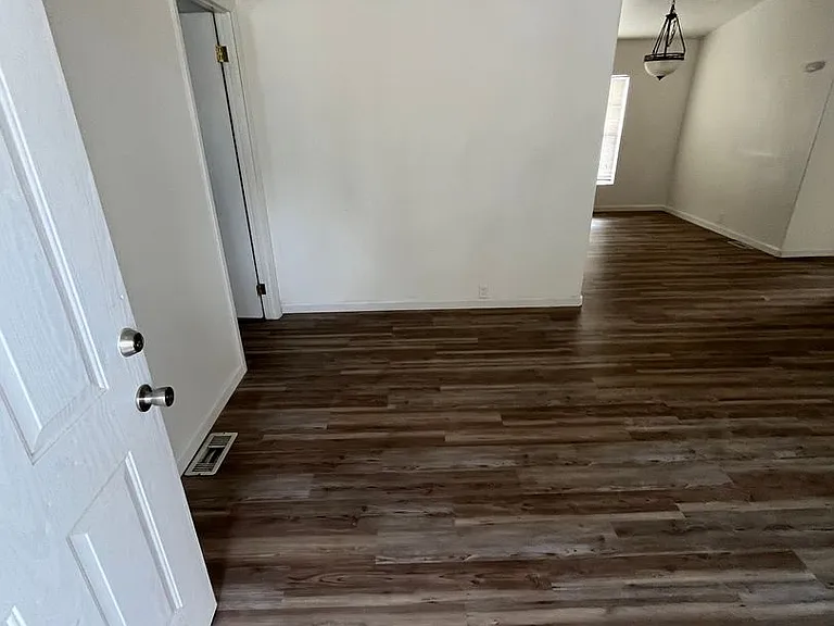 150 Venus Cir — Photo 3