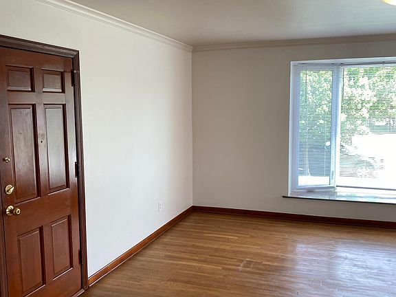 2nd image of 1611 Elmwood Ave #B