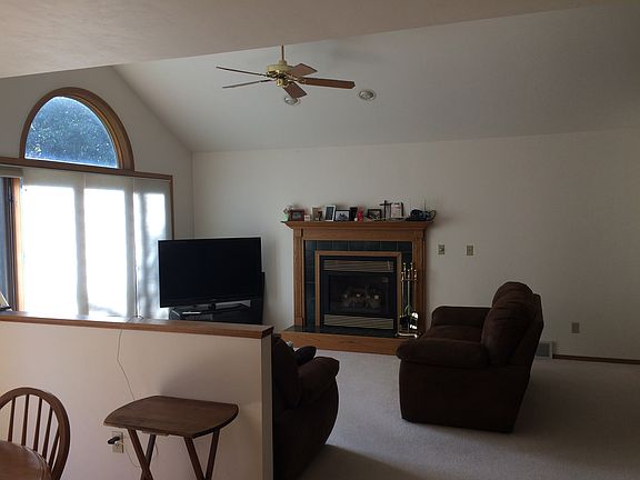 5th image of 3121-3123 Parkview Ct