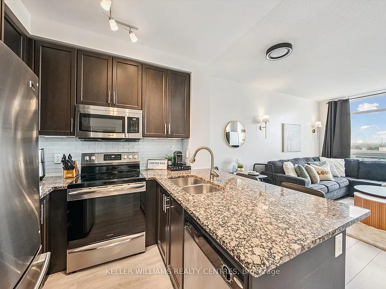 9245 Jane St #902 — Photo 3