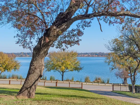 3505 W Lawther Dr, Dallas, TX 75214