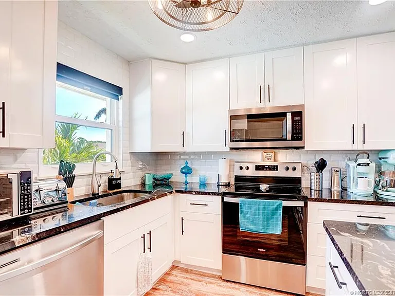 2950 SE Ocean Blvd #122-6 — Photo 35