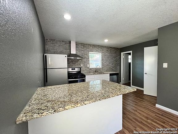 3rd image of 218 Natalen Ave APT 2