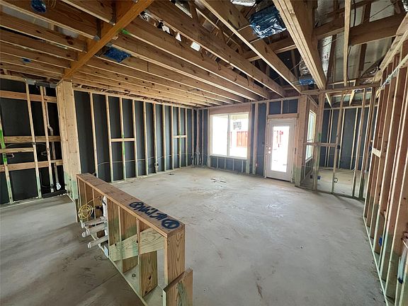 5th image of 232 Gus Loop