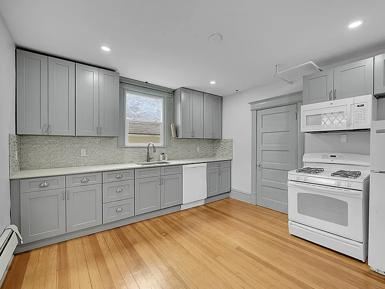 817 E Kiowa St #1 — Photo 2