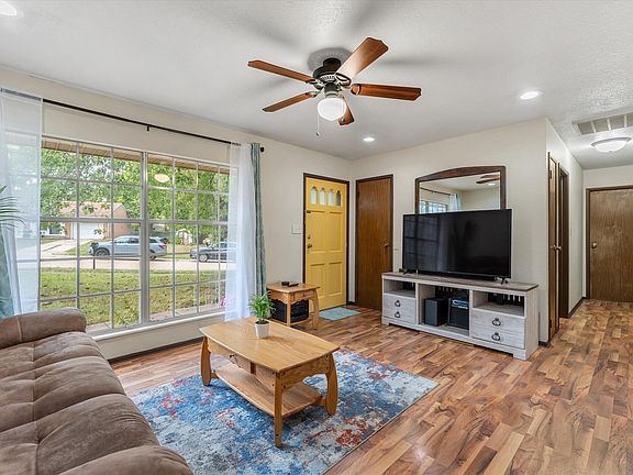 2nd image of 1348 Northlea Dr