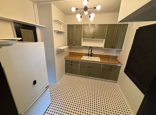 5301 W 8th St, Los Angeles, CA 90036