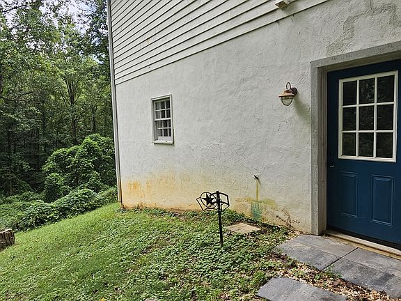 2nd image of 40 Chestatee Springs Rd #Basement