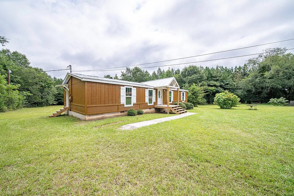 3 bed, 2.0 bath, 1422 sqft, $1,500 — Photo 4