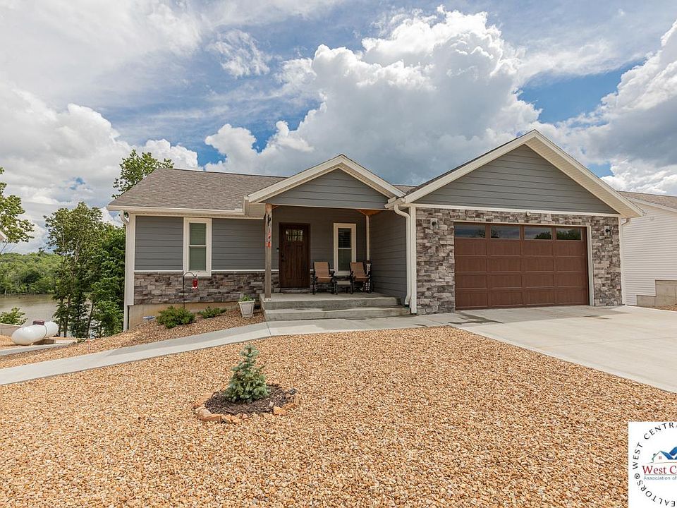 1st image of 27450 Runway Cir