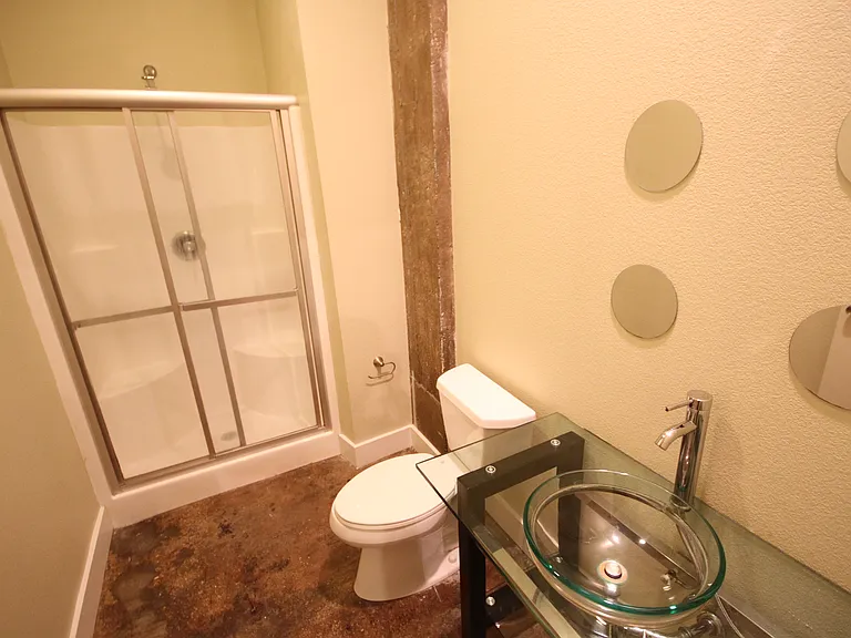 710 S Medina #104 — Photo 16