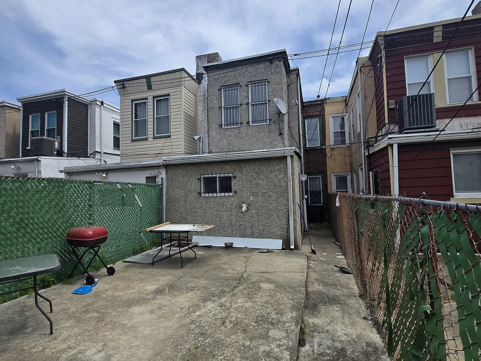 3 bed, 1056 sqft, $1,650 — Photo 1