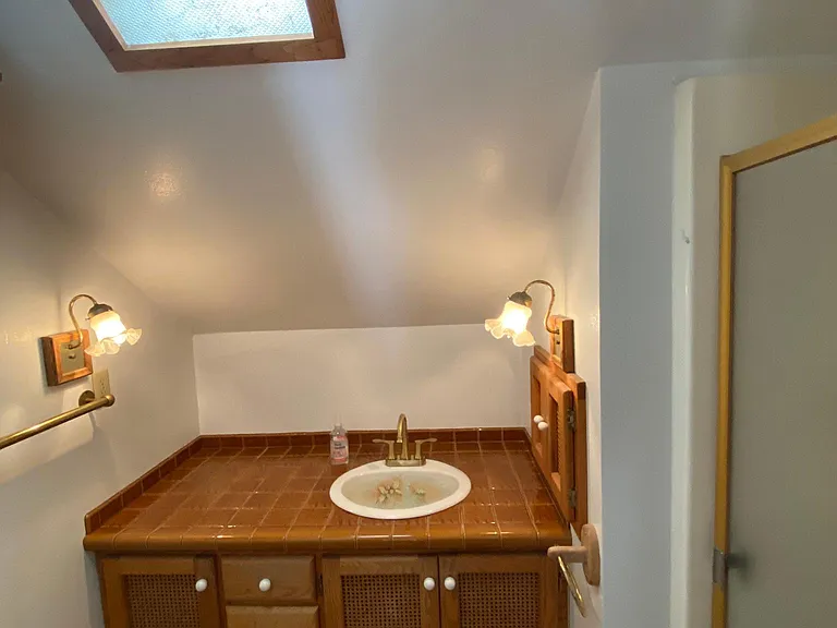 Bathroom 2 with shower upstairs
